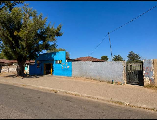 10 BEDROOM HOUSE FOR SALE IN GERMISTON SOUTH
